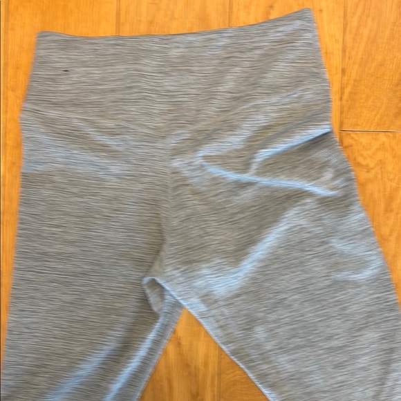 EUC Nike Heathered Gray dry fit Leggings - Picture 5 of 5